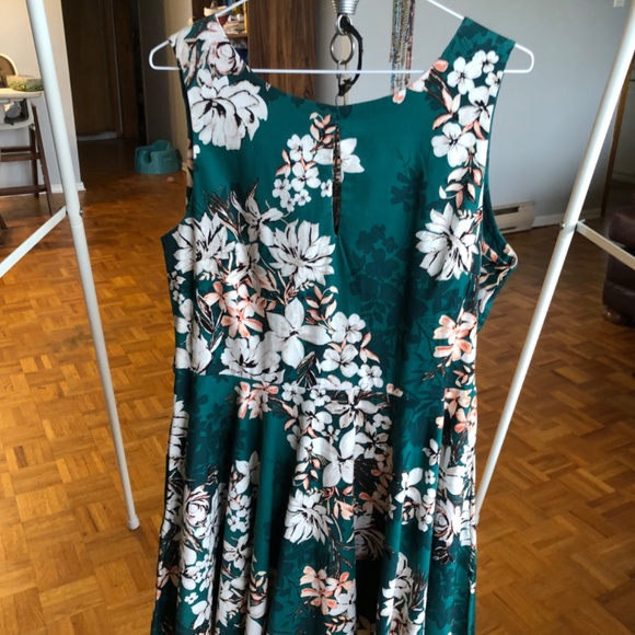 NWT Teal Floral Keyhole Dress - Picture 6 of 6
